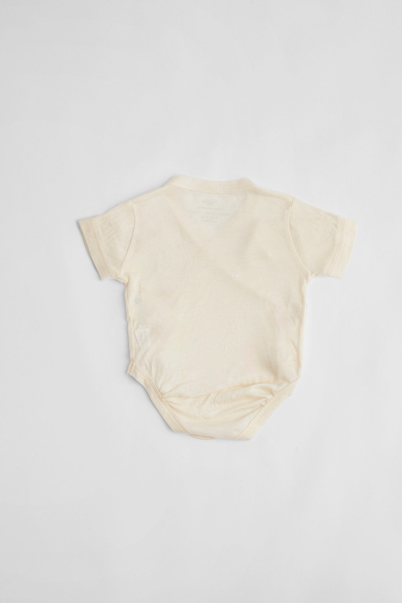 Je m’aime Baby Body Kimono “Mon Coeur d’amour” – Short Sleeve Gift Box + Complimentary Tights